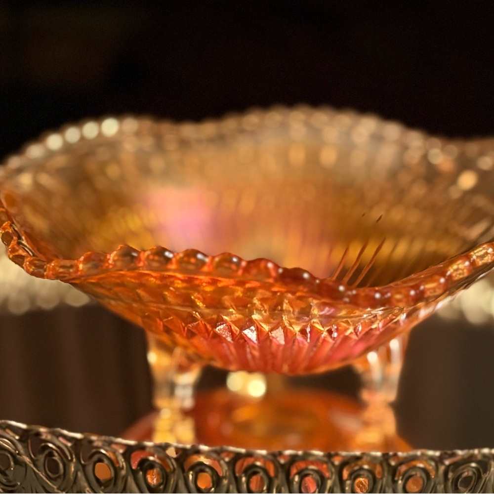 Vintage Jeannette Glass Company Anniversary pattern marigold carnival glass bowl
